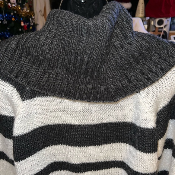 Element Eden Cowl Neck Sweater - Picture 4 of 7
